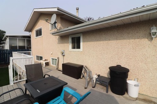444 Sissons Crescent Se, Medicine Hat, AB - Outdoor With Exterior