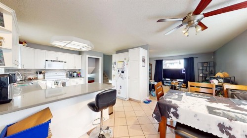 444 Sissons Crescent Se, Medicine Hat, AB - Indoor