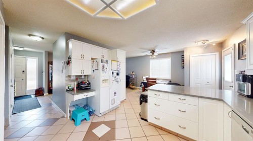 444 Sissons Crescent Se, Medicine Hat, AB - Indoor