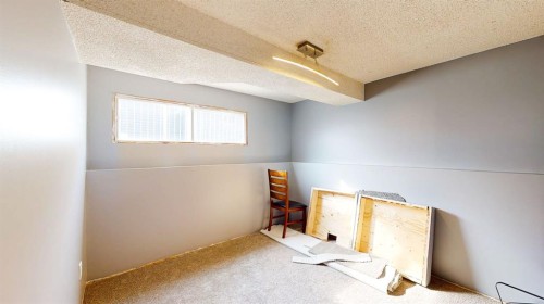444 Sissons Crescent Se, Medicine Hat, AB - Indoor