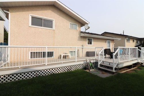 444 Sissons Crescent Se, Medicine Hat, AB - Outdoor With Deck Patio Veranda With Exterior
