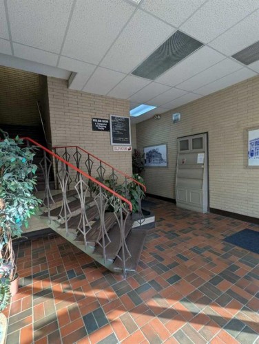 578-580 3 Street Se, Medicine Hat, AB 