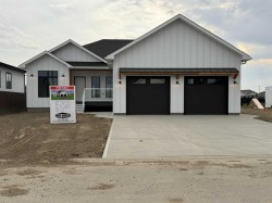 216 Westview Crescent WEST Bow Island, AB T0K 0G0