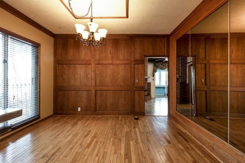 176 1 Street Sw, Medicine Hat, AB - Indoor Photo Showing Other Room