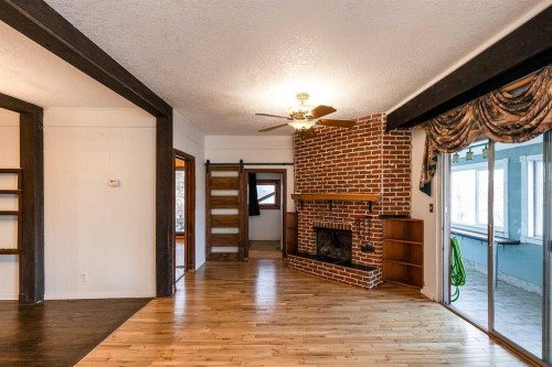 176 1 Street Sw, Medicine Hat, AB - Indoor With Fireplace