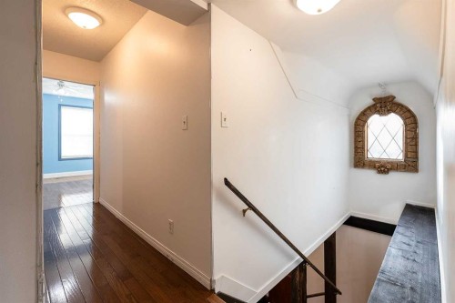 176 1 Street Sw, Medicine Hat, AB - Indoor Photo Showing Other Room