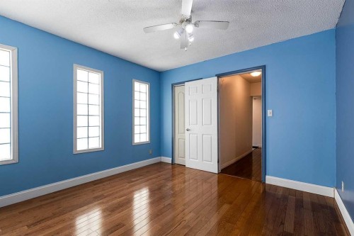 176 1 Street Sw, Medicine Hat, AB - Indoor Photo Showing Other Room