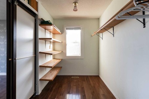 176 1 Street Sw, Medicine Hat, AB - Indoor