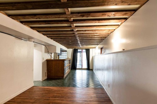 176 1 Street Sw, Medicine Hat, AB - Indoor Photo Showing Other Room