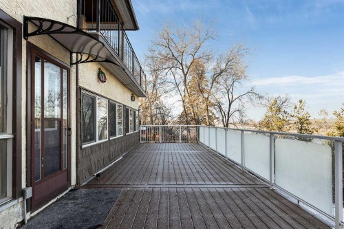 176 1 Street Sw, Medicine Hat, AB - Outdoor With Exterior