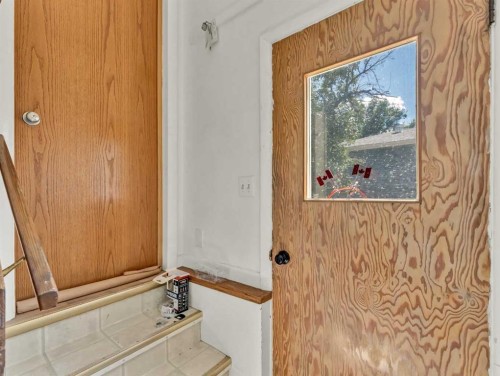 1702 15 Avenue Se, Medicine Hat, AB - Indoor Photo Showing Other Room