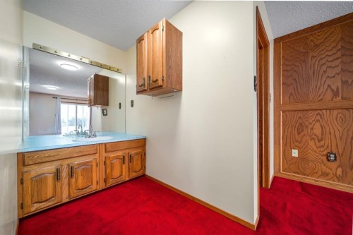 116 6 Avenue West, Empress, AB - Indoor Photo Showing Other Room