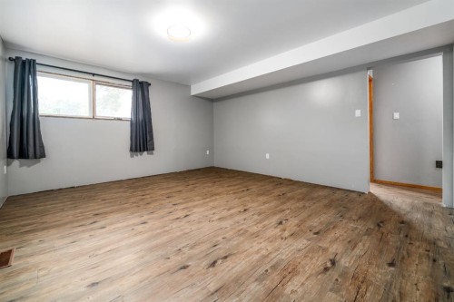 116 6 Avenue West, Empress, AB - Indoor Photo Showing Other Room