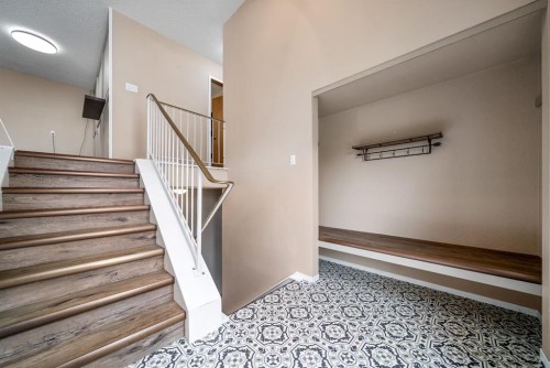 116 6 Avenue West, Empress, AB - Indoor Photo Showing Other Room