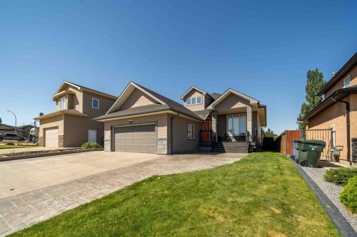 133 Sunwood Crescent SW Medicine Hat, AB T1B 4Y7