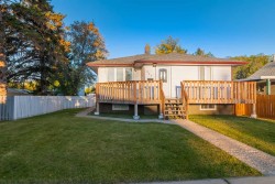 226 4 Street SE Redcliff, AB T0J 2P0