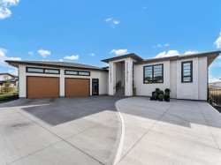51 Coulee Ridge Drive SW Medicine Hat, AB T1B 0T3