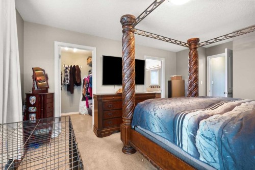 404 Jesmond Place Sw, Redcliff, AB - Indoor Photo Showing Bedroom