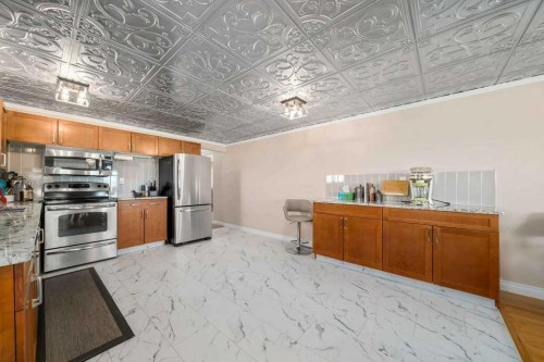 12323 Range Road 74, Rural Cypress County, AB - Indoor Photo Showing Kitchen