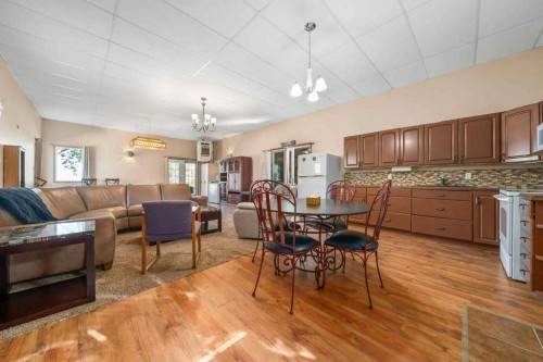 12323 Range Road 74, Rural Cypress County, AB - Indoor