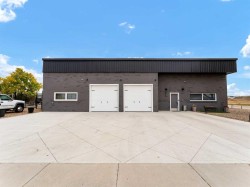 133 South Railway Avenue  Irvine, AB T0J 1V0