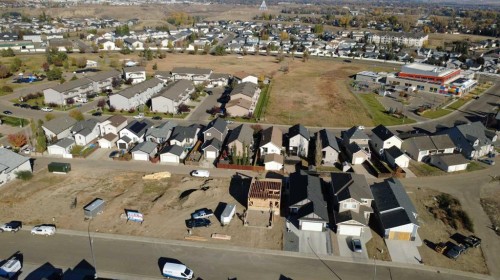 74 Sunwood Crescent SW Medicine Hat, AB T1B 4Y6