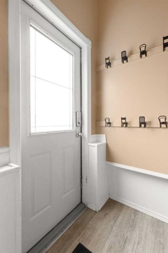 417 2 Street Se, Redcliff, AB - Indoor Photo Showing Other Room