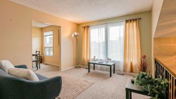 90 Simpson Crescent SE Medicine Hat, AB T1B 2R9