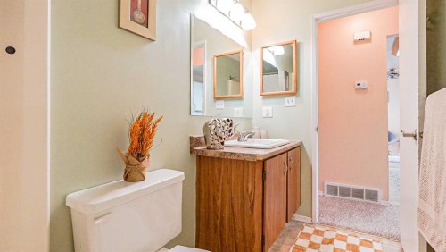 90 Simpson Crescent Se, Medicine Hat, AB - Indoor