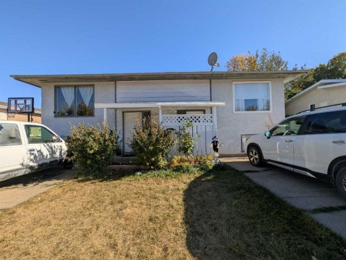 52 Collins Crescent SE Medicine Hat, AB T1B 1T8