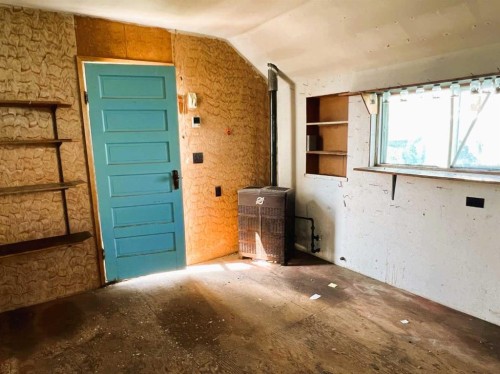 409 Illingworth Avenue, Suffield, AB - Indoor Photo Showing Other Room