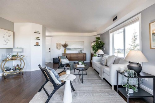 6-81 Sunrise Way Sw, Medicine Hat, AB - Indoor Photo Showing Living Room