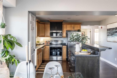 6-81 Sunrise Way Sw, Medicine Hat, AB - Indoor Photo Showing Other Room