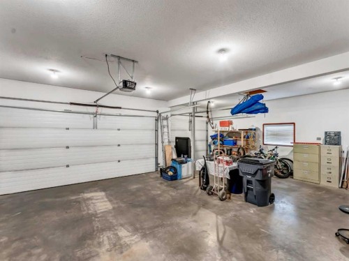 264 Sierra Road Sw, Medicine Hat, AB - Indoor Photo Showing Garage