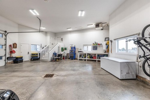 87-12107 Range Road 74, Rural Cypress County, AB - Indoor Photo Showing Garage