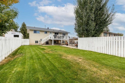 32 Cocks Way Se, Medicine Hat, AB - Outdoor With Deck Patio Veranda