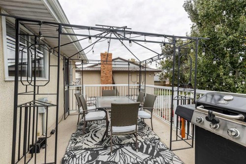 32 Cocks Way Se, Medicine Hat, AB - Outdoor With Exterior