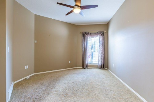 108 River Ridge Drive Nw, Medicine Hat, AB - Indoor Photo Showing Other Room