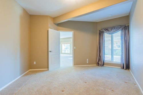 108 River Ridge Drive Nw, Medicine Hat, AB - Indoor Photo Showing Other Room