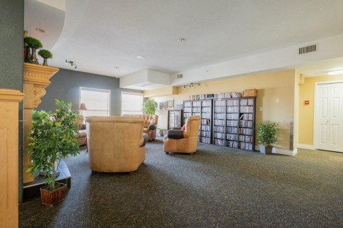 108 River Ridge Drive Nw, Medicine Hat, AB - Indoor Photo Showing Other Room