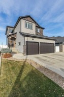 46 Sterling Link SE Medicine Hat, AB T1B 4N2
