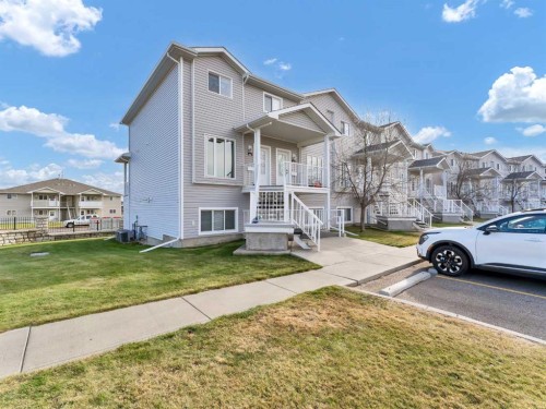 104 Northlands Pointe NE Medicine Hat, AB T1C 0C5