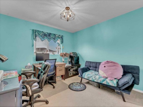 104 Northlands Pointe Ne, Medicine Hat, AB - Indoor Photo Showing Office