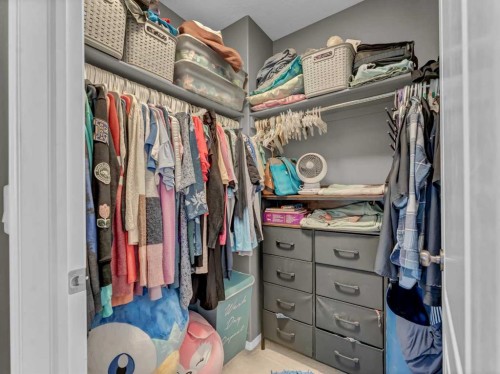 104 Northlands Pointe Ne, Medicine Hat, AB - Indoor With Storage