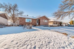 627 12 Street NE Medicine Hat, AB T1A 5V3