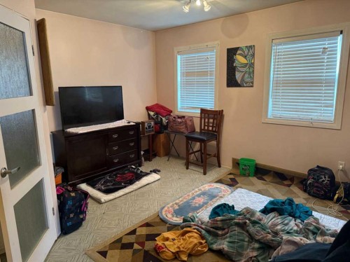 378 4 Street Sw, Medicine Hat, AB - Indoor