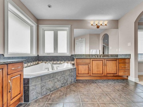 150 Desert Blume Crescent, Desert Blume, AB - Indoor Photo Showing Bathroom