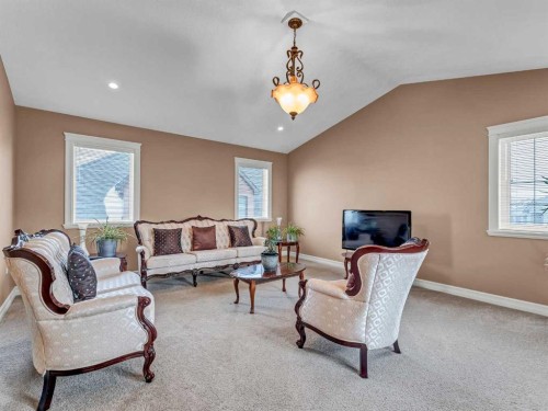 150 Desert Blume Crescent, Desert Blume, AB - Indoor Photo Showing Living Room