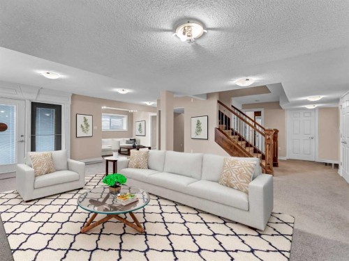 150 Desert Blume Crescent, Desert Blume, AB - Indoor Photo Showing Living Room