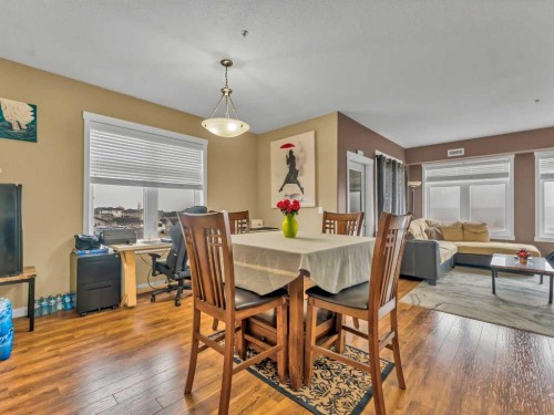 322-19 Terrace View Ne, Medicine Hat, AB - Indoor Photo Showing Dining Room